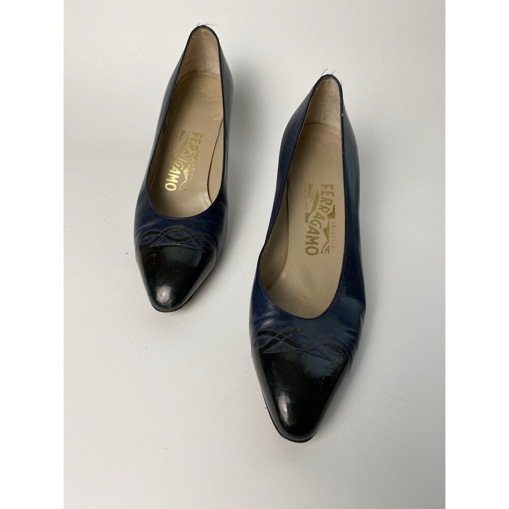 Salvatore Ferragamo Blue & Black Leather Pumps Low Heels Heels 8 B